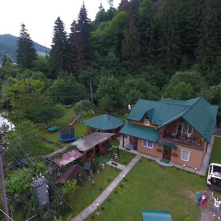 Садиба У Брусків Mizhhirya  エクステリア 写真