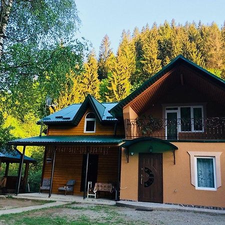 Садиба У Брусків Mizhhirya  エクステリア 写真