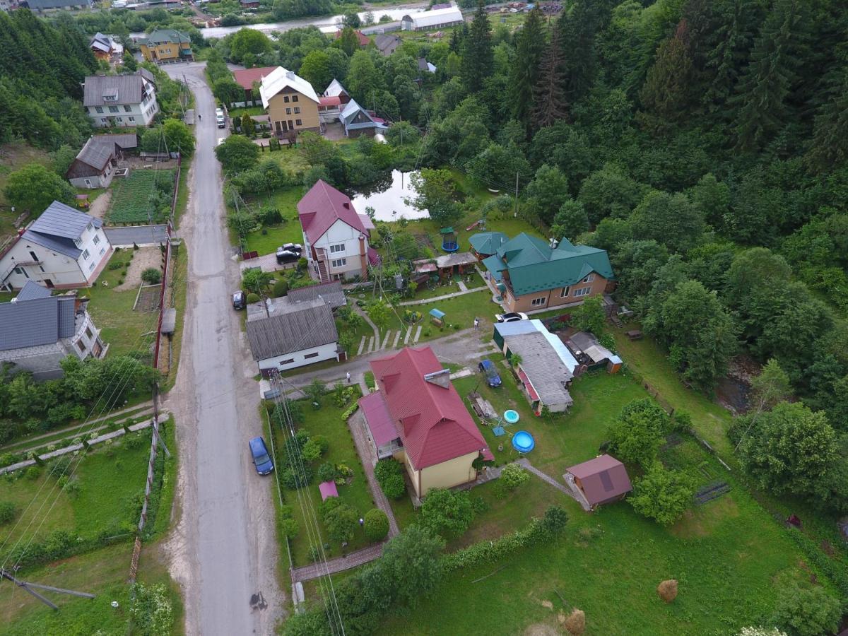 Садиба У Брусків Mizhhirya  エクステリア 写真